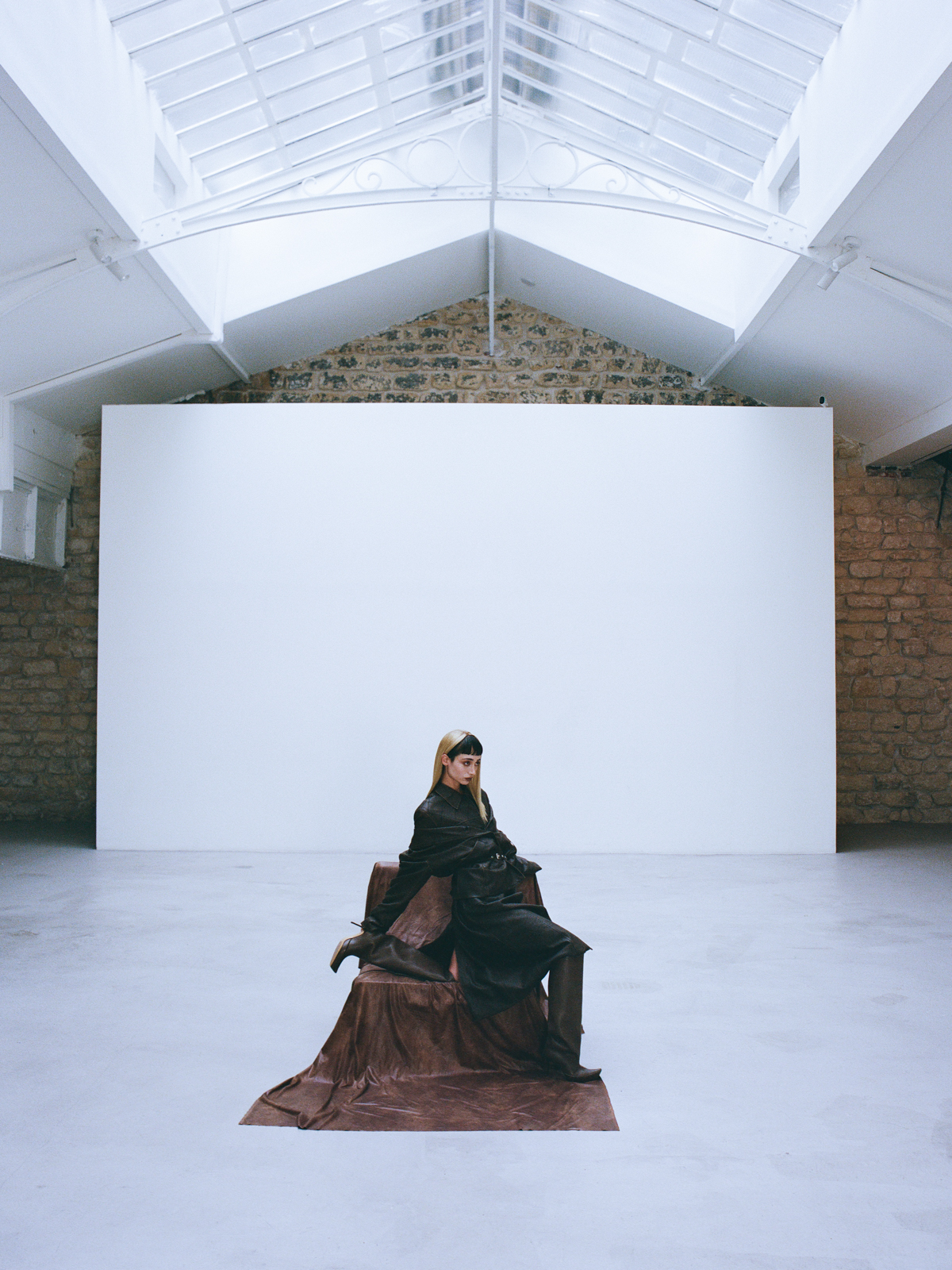 veronika dorosheva THE CHAIR X TEETH MAGAZINE