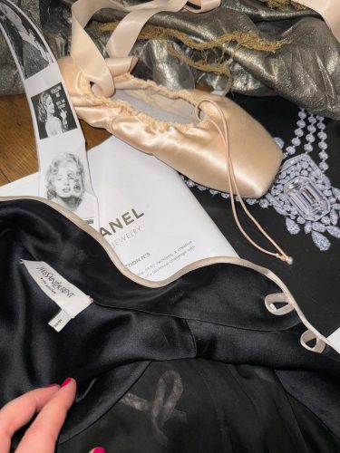 veronika dorosheva WARDROBE CONSULTING FOR ANNA GIEN – ANGEL CHAIR, CFA BERLIN