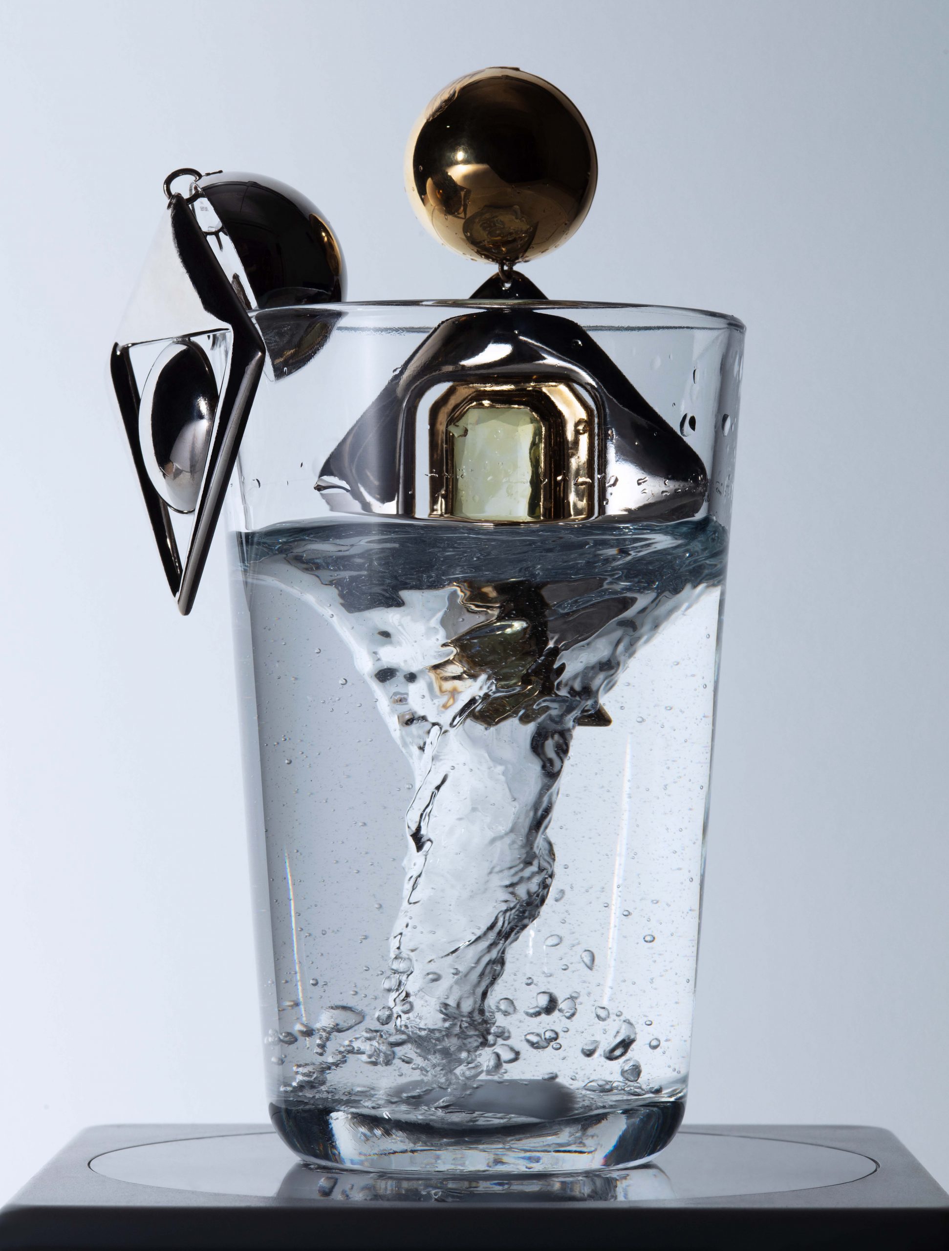 veronika dorosheva ACCESSORIES STILL LIFE – WATER ISSUE X VOGUE ADRIA
